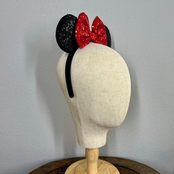 Classic Minnie Mouse Mommy & Me Ears | Disney-Inspired Mouse Ears Headband Set - Picture 6 of 11